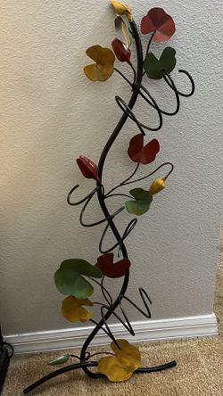 Floral wine wall holder