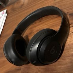 Beats Studio Pro