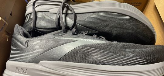 men's size 15 sneakers brooks