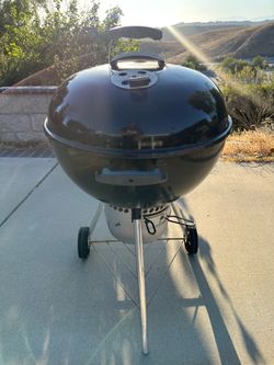 Weber Premium Kettle Charcoal Grill 22 with cover Asador De Carbon