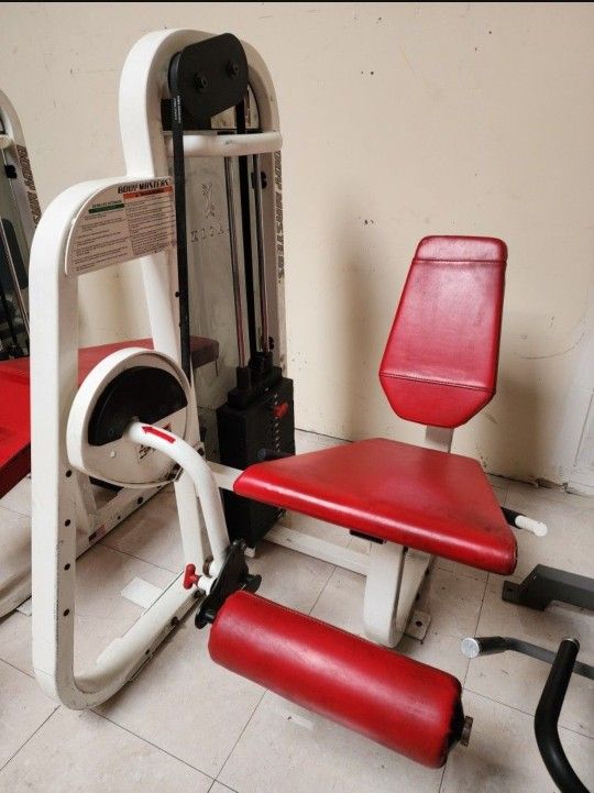 Body Master Leg Extension Gym Equipment Exercise Fitness Weight Machine