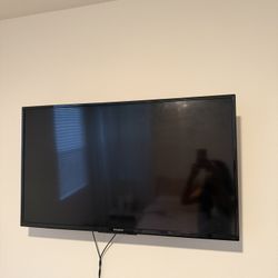 40” Westinghouse smart tv