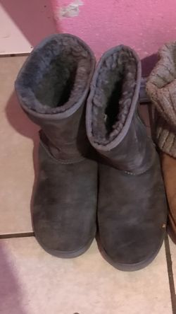 Size 6 Uggs