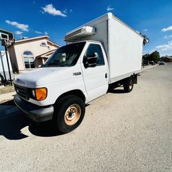 2004 Ford E-350