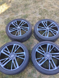 Toyota Camry xse rims and tires