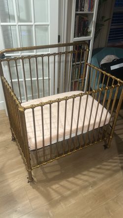Metal Baby Mini Crib