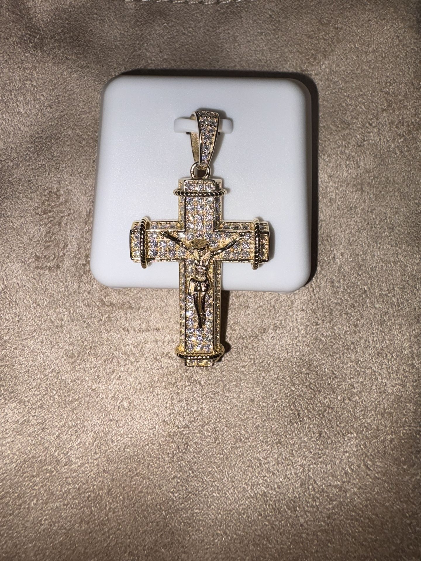 925 SILVER 14K GOLD PLATED WITH 3 CARATS OF MOISSANITE  