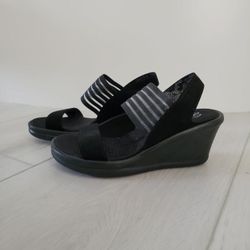 Sketchers - Memory Foam Wedges With Elastic Strap - Size 6