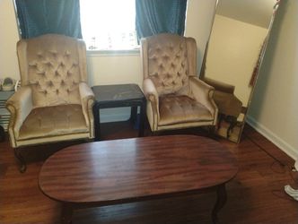 Coffee Table , 2 Chairs And End Table