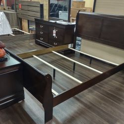 4 Piece Queen Bedroom Set Queen Bed Frame Dresser Mirror And Night Stand All Solid Wood