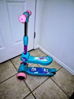 Gabby’s Doll House Scooter, Ages 2-4, 110 pounds maximum Manufacturers recommends Be Safe - always wear a helmet and proper protective gear $15
