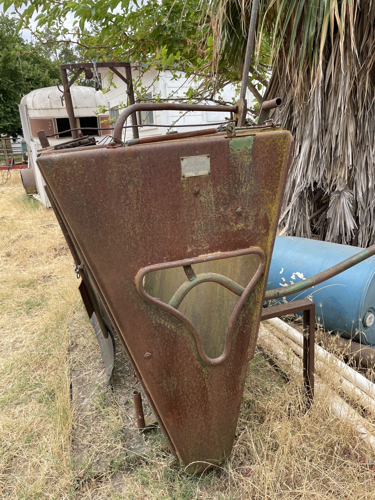 Teco Calf Table