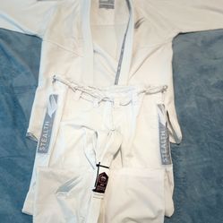 Hayabusa Stealth BJJ Gi (A4) + Venum White Belt – Like New