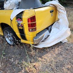 2005 DODGE RUMBLE BEE