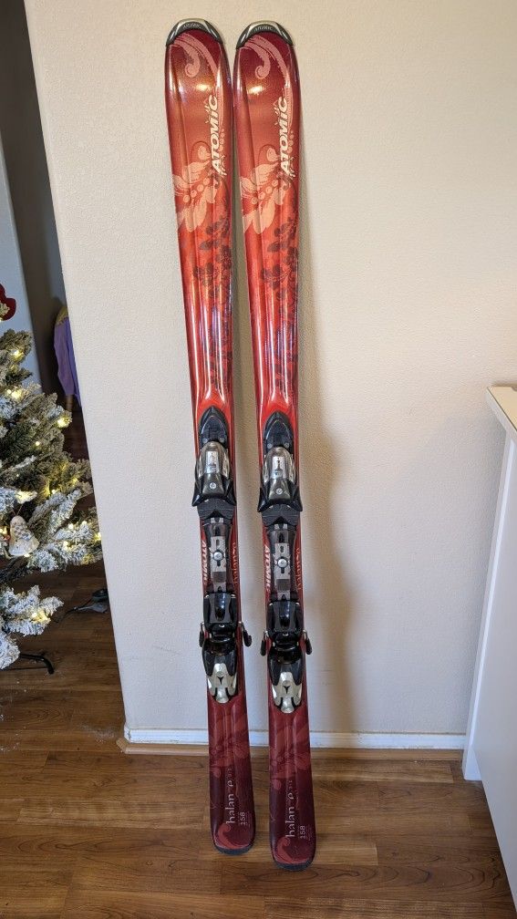 Women's Atomic Skis 