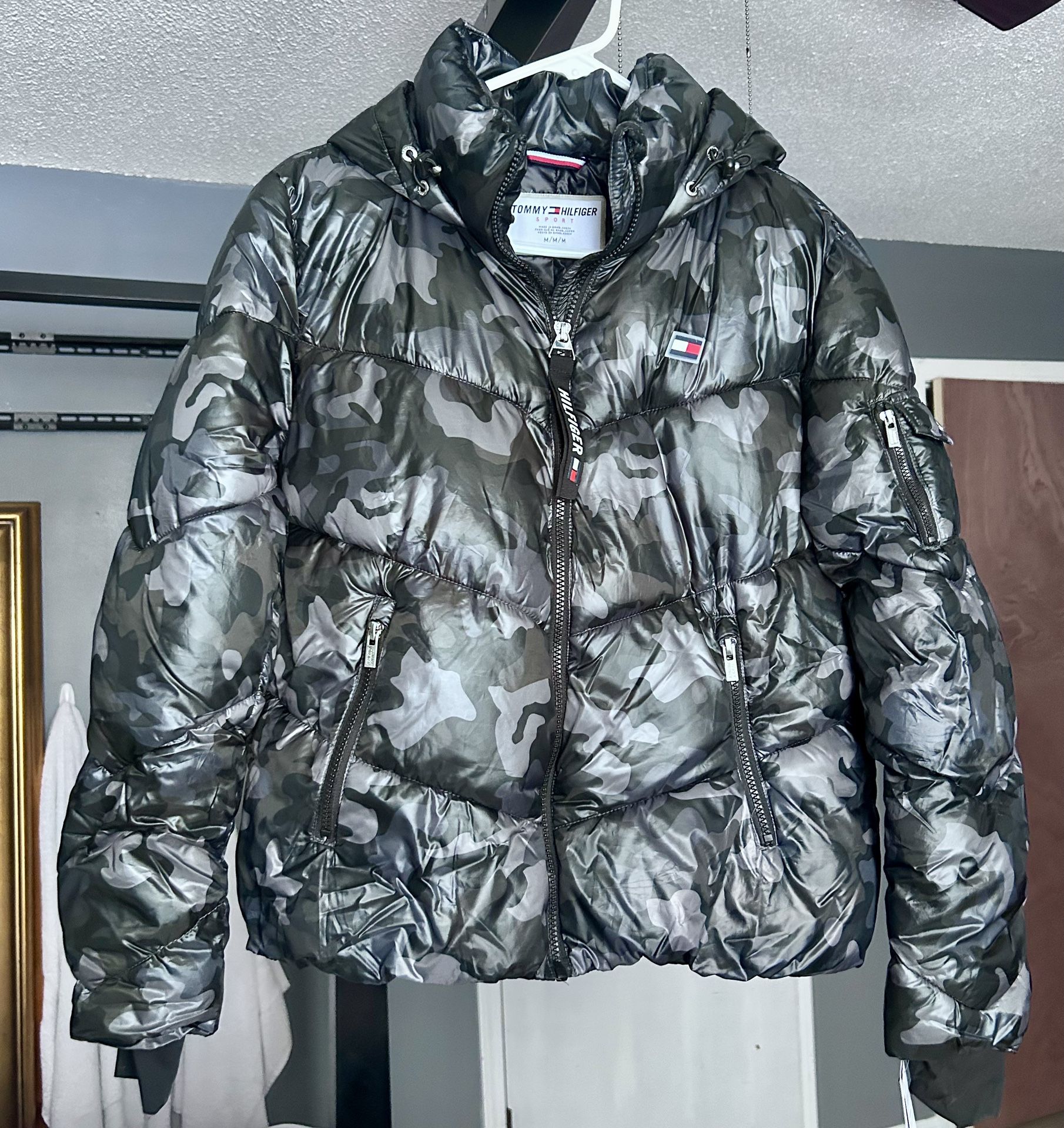Tommy Hilfiger down jacket - women’s