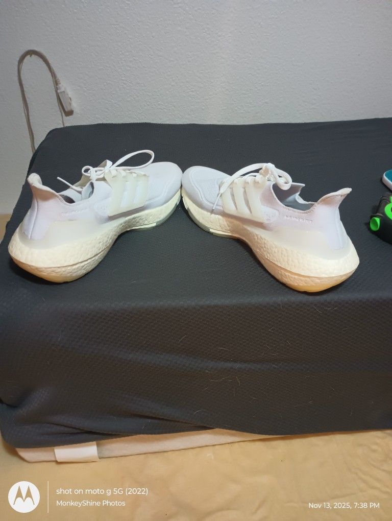 Men's Athletic Shoes