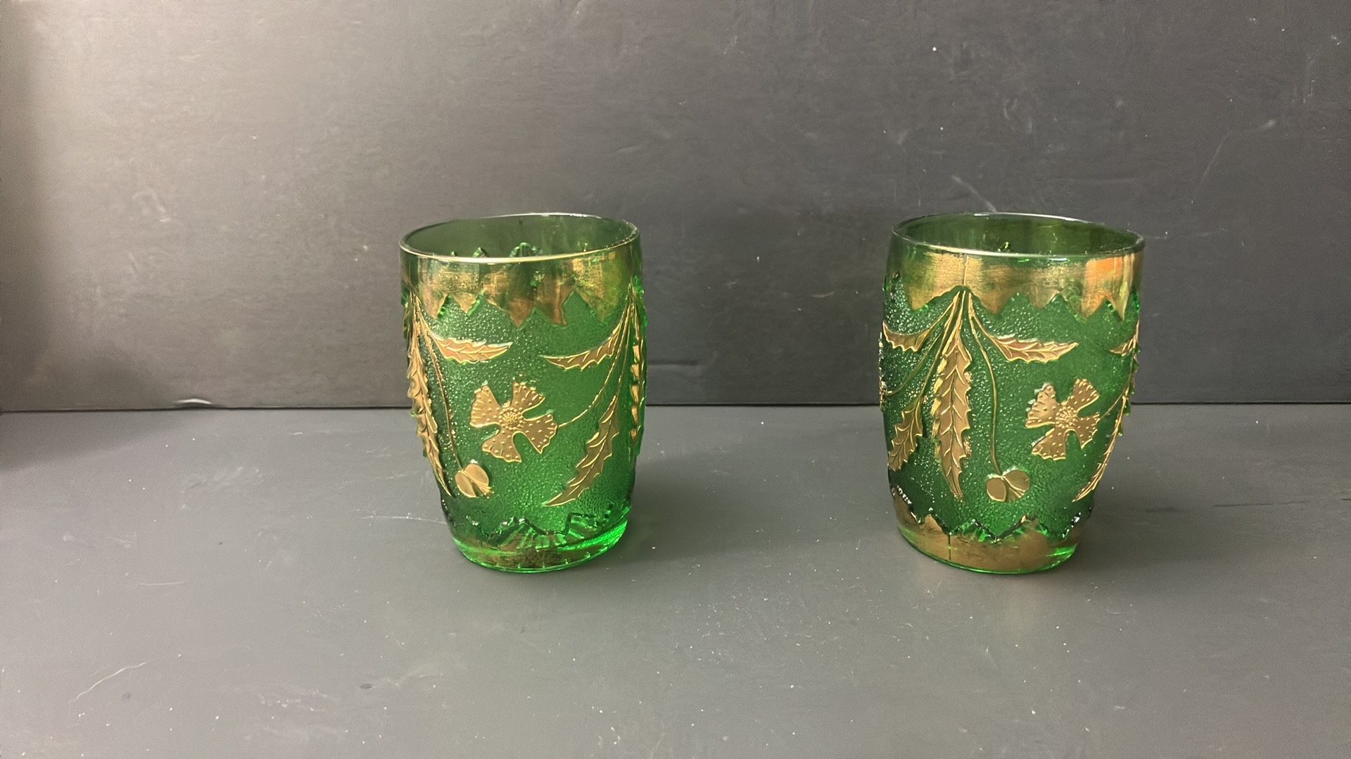 VTG 2 EAPG US Glass Tumblers Delaware State Pattern