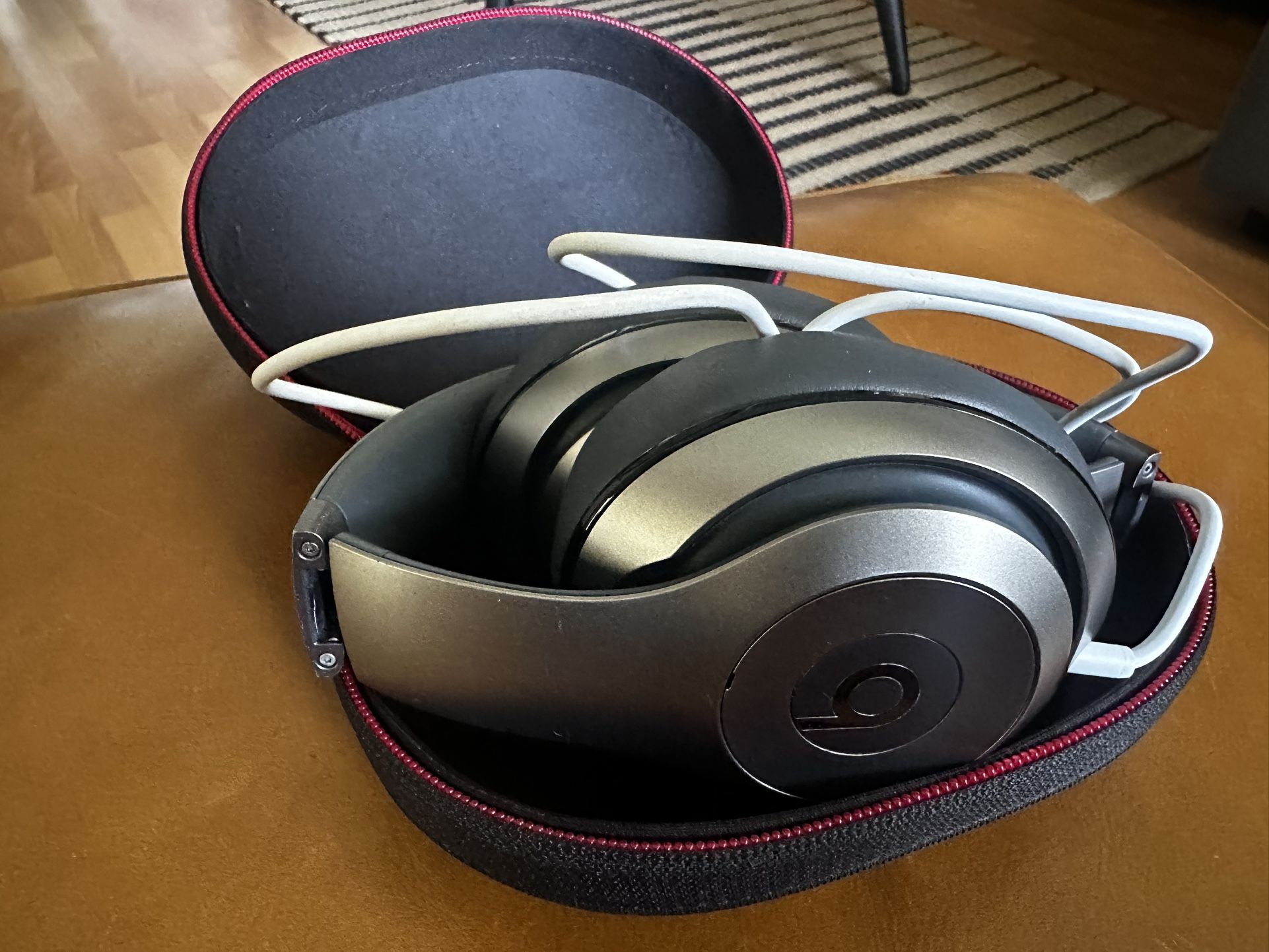 Beats by Dr. Dre Studio 2 Wireless Over Ear Headphones B0501 Titanium Gray