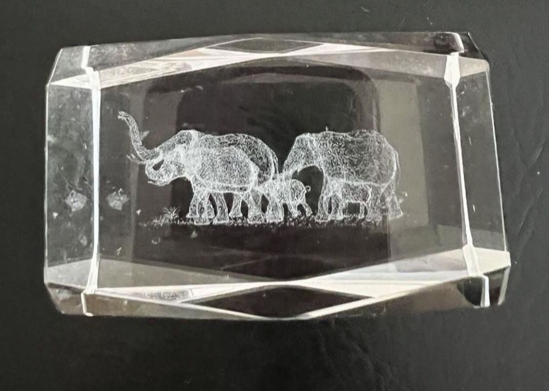 Vintage 3D Laser Engraved Elephants  Crystal Glass Cube Paperweight In great condition  Approx 2” x 3”