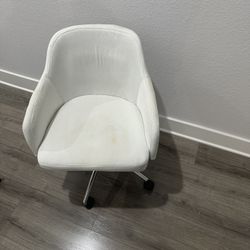 White Swivel Office Chair with Wheels