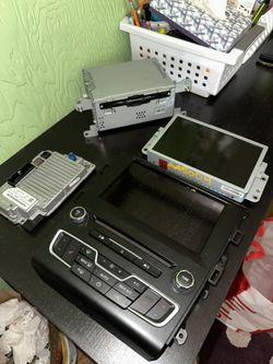 2018-2020 Ford Fusion Stereo System Parts
