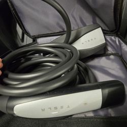 Tesla Mobile Charger