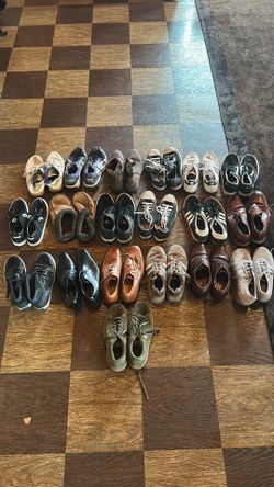 19 Pairs of Shoes 10.5 New and Used!