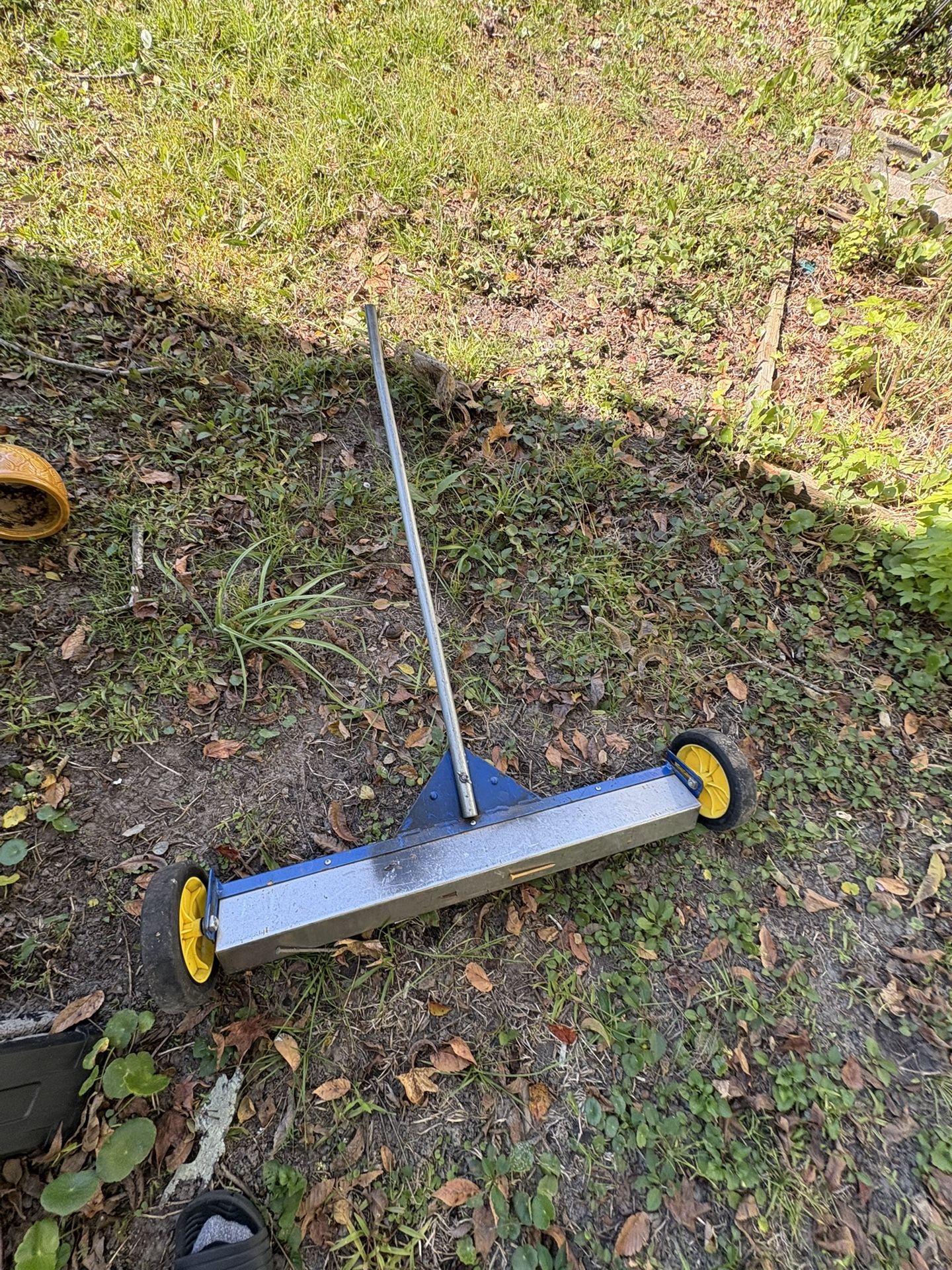 Roofing Nail Sweep Magnet