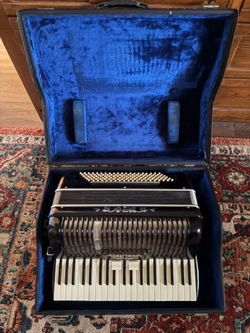 1980s (?) Wurlitzer Accordion & 6 Music Books