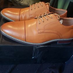 NEW IN THE BOX MENS DRESS SHOES