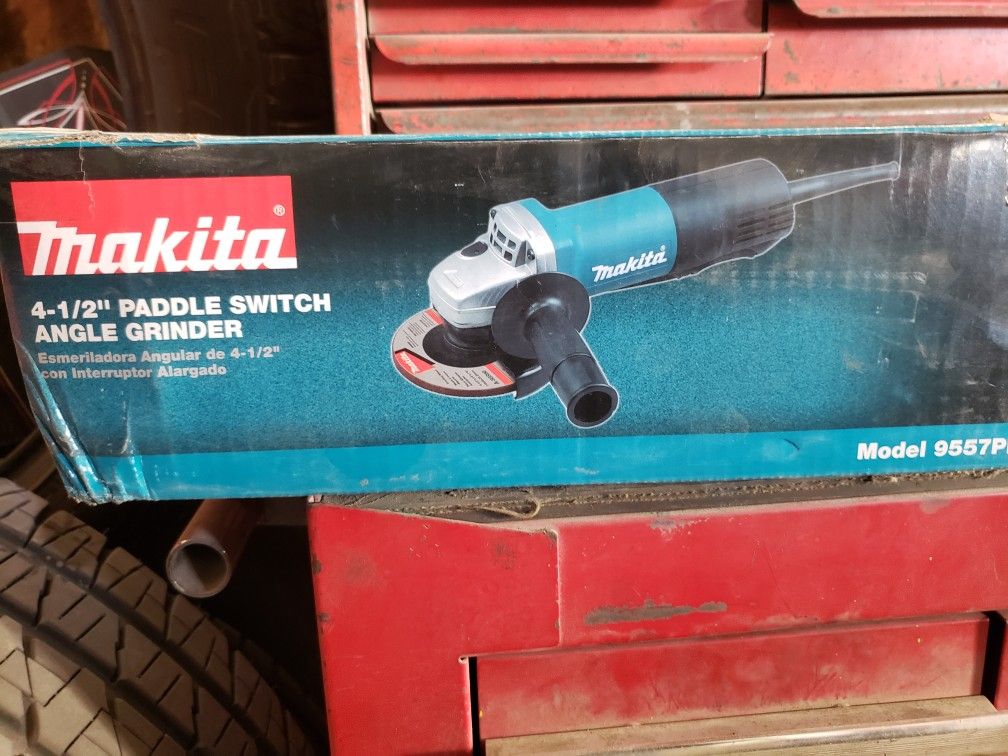 Makita 4‑1/2" Paddle Switch Angle Grinder, with AC/DC Switch
