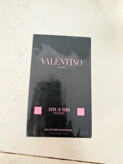 Valentino born in Roma intense uomo