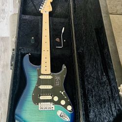 Fender Player II Stratocaster HSS Plus Top Maple Fingerboard Limited-Edition Electric Guitar Blue Burst
