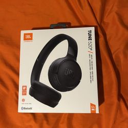 JBL TUNE 520BT WIRELESS ON-EAR HEADPHONES 
