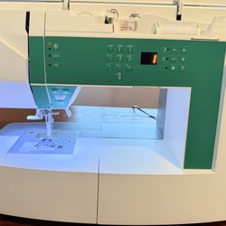 Husqvarna Viking Jade 20 Computerized Sewing&Embroidery Machine 
