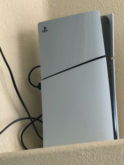 PS5 Slim 1TB Disc Bundle + Games