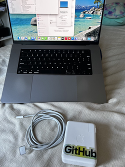 Macbook Pro 16" M1 Max 32-core GPU 64GB ram 1TB SSD - Silver