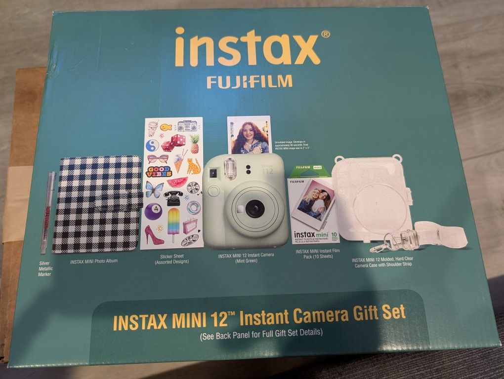 Fujifilm Instax Mini 12 Holiday Bundle - Mint Green
