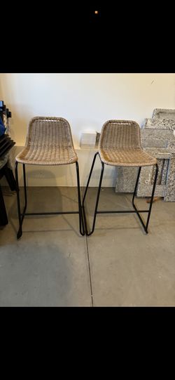 2 Counter Stools