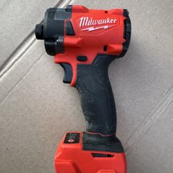 Milwaukee Impact M18