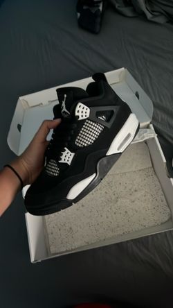 Jordan 4 white thunders size 10.5 with box
