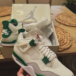 Jordan 4 SB Pine Green Sz 9.5