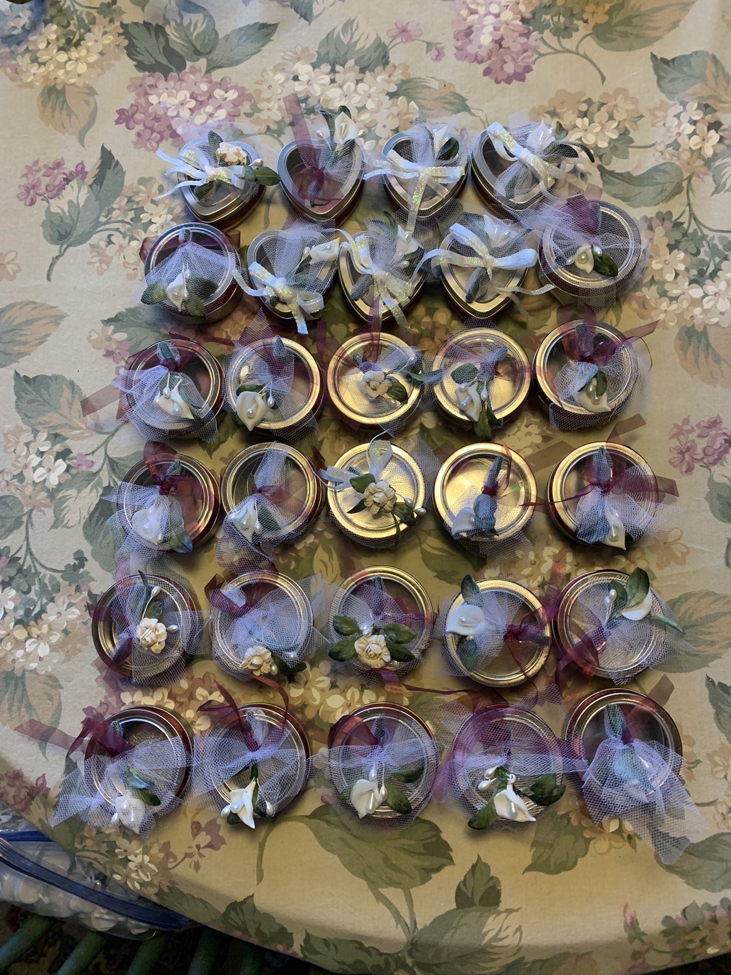 Decorated Tins & Bubbles (Tins Are Empty / Bubbles Are Full) $20 For All(Basket Not Included)