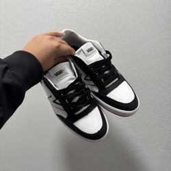 Vans Lowland’s- black & white 