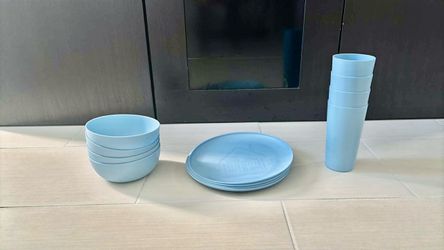 Light Blue Plastic Dinnerware Set