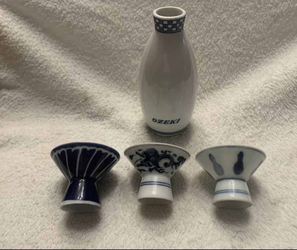 4 Piece Vintage Japanese Blue and White Sake Set (Ozeki )