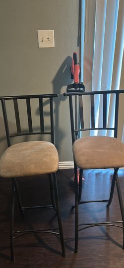 Set of 2 Metal Bar Stools with Cushioned Seats