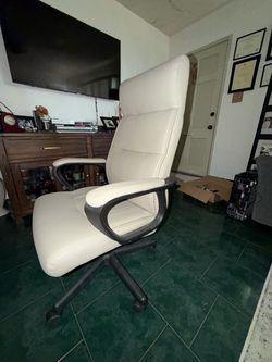 Desk chair