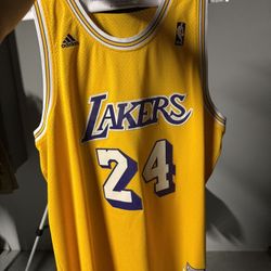 Lakers Vintage Jersey (Kobe Bryant 24)